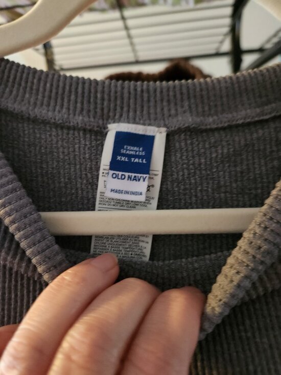 T shirt - Picture 2 of 3